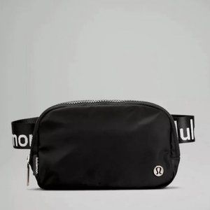 Lululemon Everywhere Belt Bag